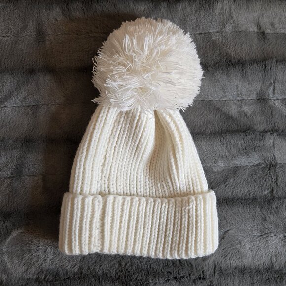 Steve Madden Cream Knit Tuque & Scarf Set | Pom-Pom | Unisex - Picture 6 of 7